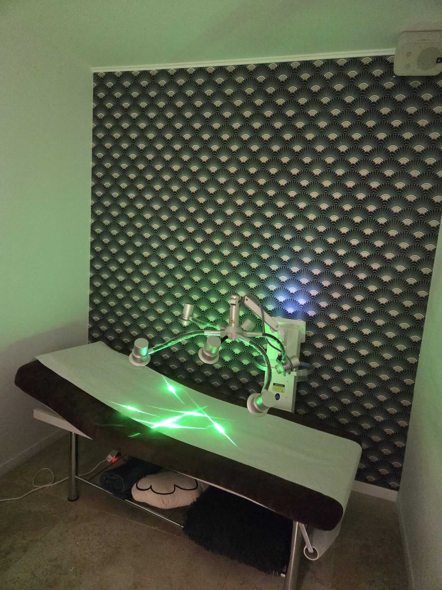 table-laser-vert-minceur